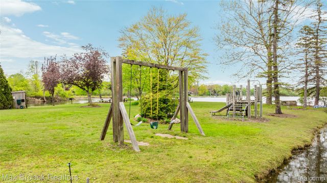 6485 Thurber Road, Bloomfield Hills, MI 48301
