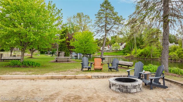 6485 Thurber Road, Bloomfield Hills, MI 48301
