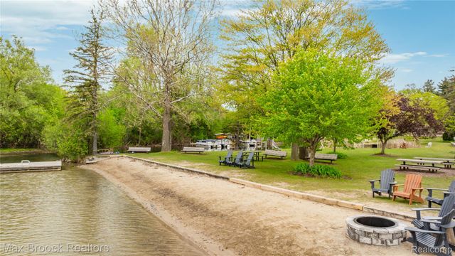 6485 Thurber Road, Bloomfield Hills, MI 48301