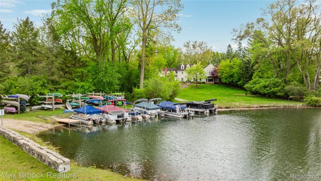 6485 Thurber Road, Bloomfield Hills, MI 48301