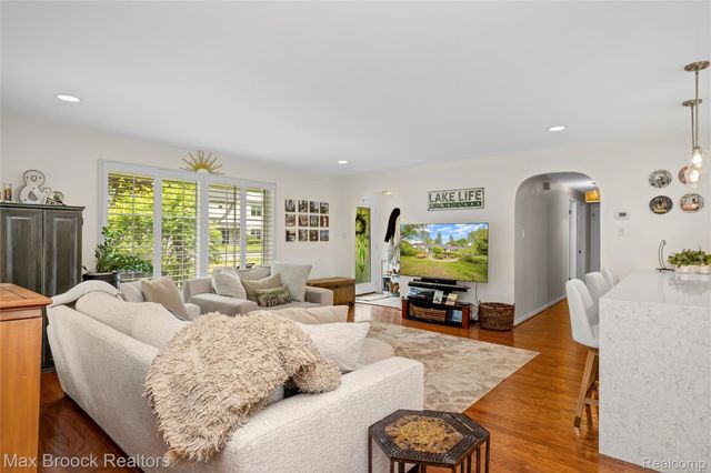 6485 Thurber Road, Bloomfield Hills, MI 48301