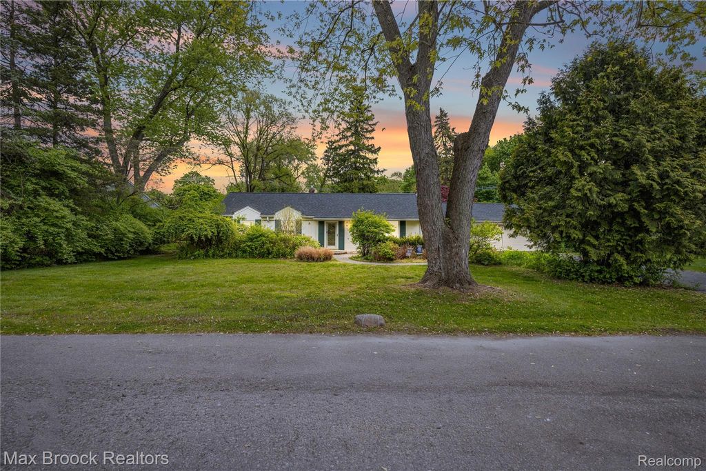 6485 Thurber Road, Bloomfield Hills, MI 48301