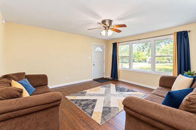 16100 Circle Drive, Markham, IL 60428