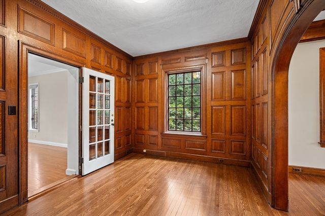 81 Brackett Rd, Newton, MA 02458