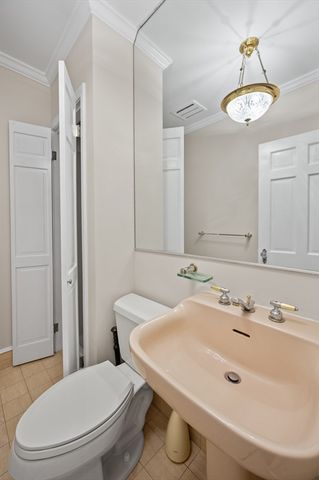 81 Brackett Rd, Newton, MA 02458