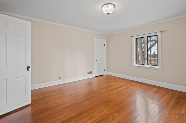 81 Brackett Rd, Newton, MA 02458