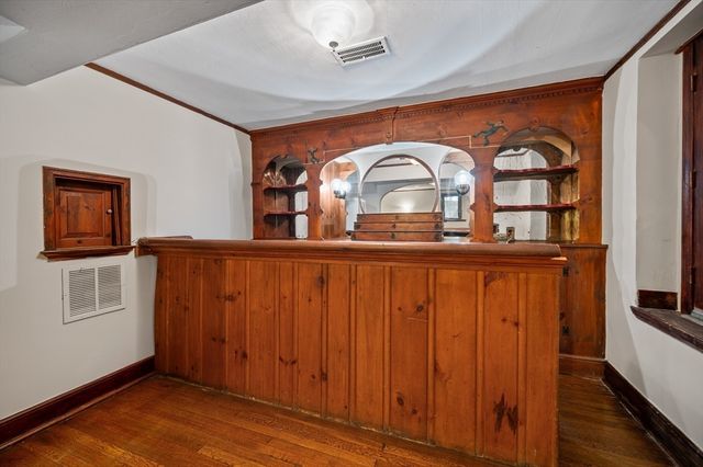 81 Brackett Rd, Newton, MA 02458