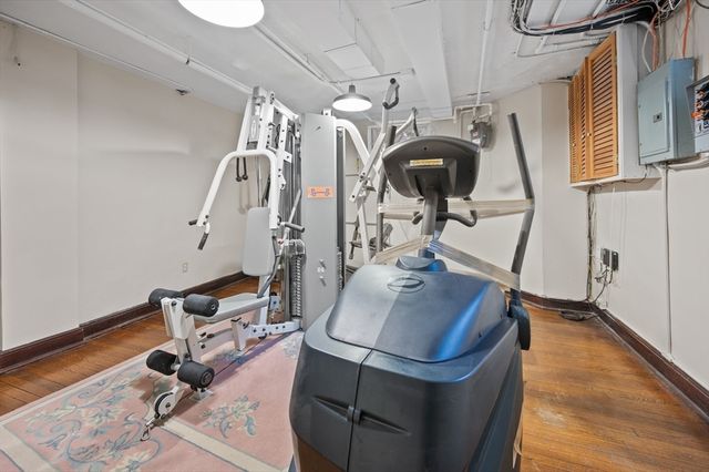 81 Brackett Rd, Newton, MA 02458