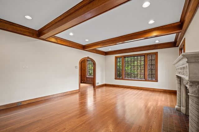81 Brackett Rd, Newton, MA 02458