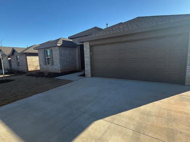 2924 Firefly Drive, Yukon, OK 73099