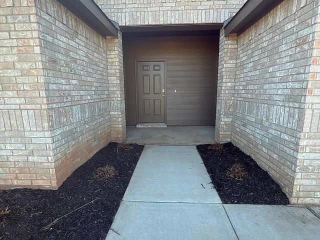 2924 Firefly Drive, Yukon, OK 73099