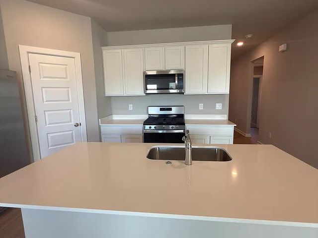 2924 Firefly Drive, Yukon, OK 73099