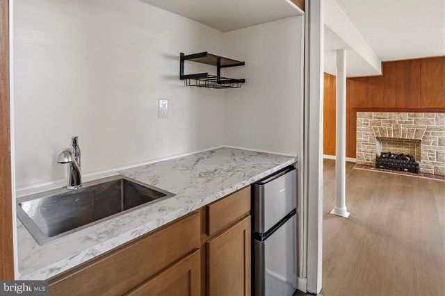 1219 REDCLIFFE, Catonsville, MD 21228