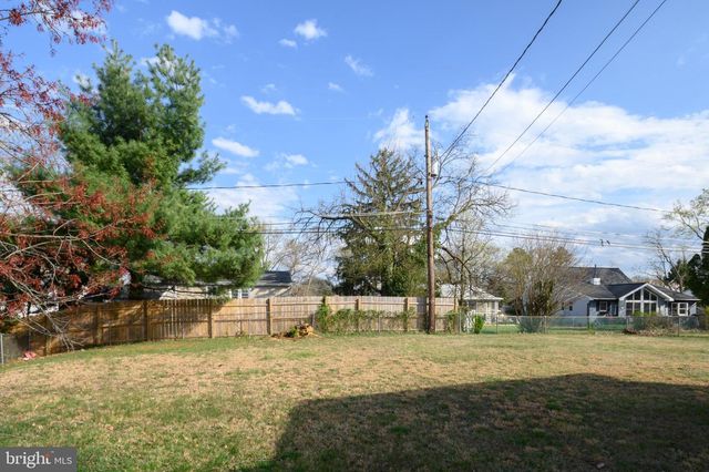 1219 REDCLIFFE, Catonsville, MD 21228