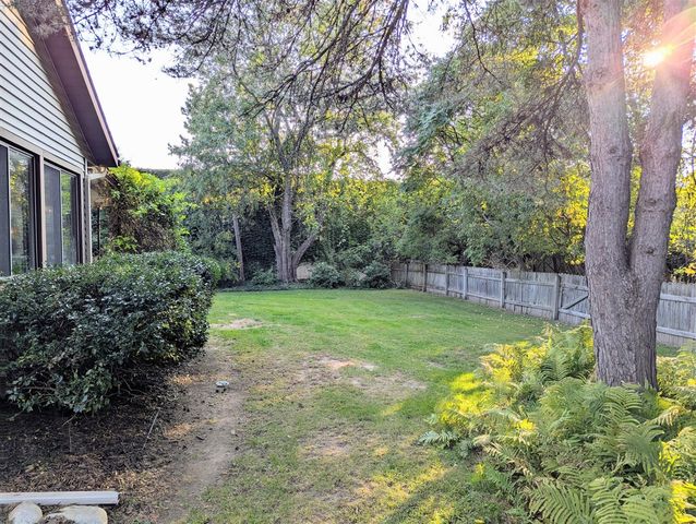 5322 Lynhill Street, Portage, MI 49024