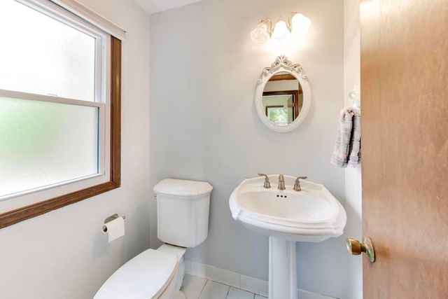 2620 N Phelps Avenue, Arlington Heights, IL 60004