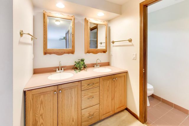 2620 N Phelps Avenue, Arlington Heights, IL 60004