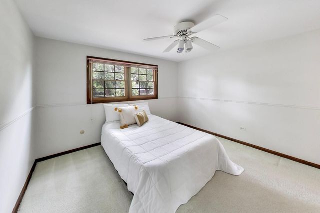 2620 N Phelps Avenue, Arlington Heights, IL 60004