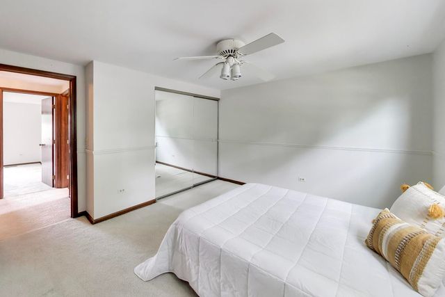 2620 N Phelps Avenue, Arlington Heights, IL 60004
