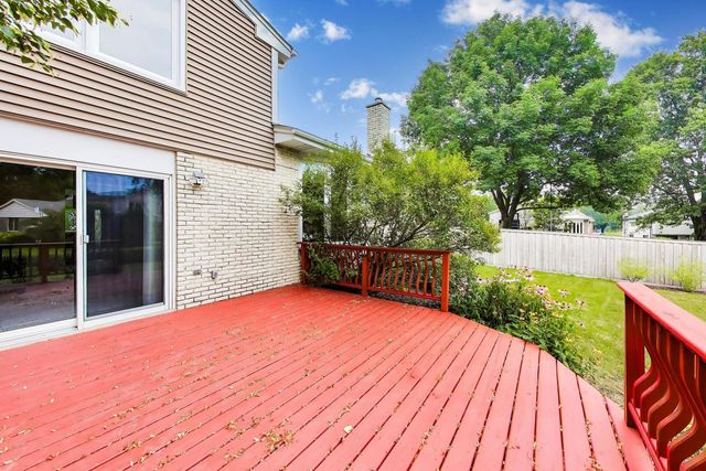 2620 N Phelps Avenue, Arlington Heights, IL 60004