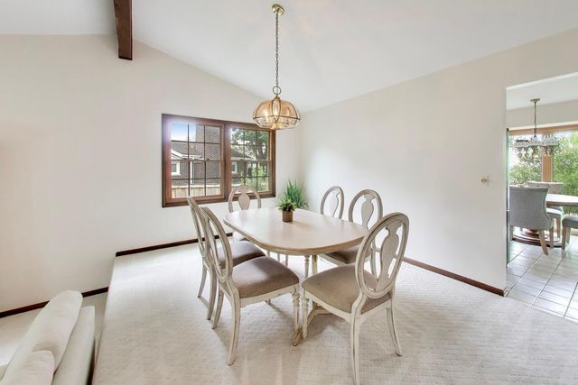 2620 N Phelps Avenue, Arlington Heights, IL 60004