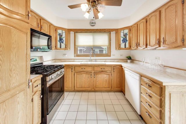 2620 N Phelps Avenue, Arlington Heights, IL 60004