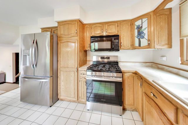 2620 N Phelps Avenue, Arlington Heights, IL 60004