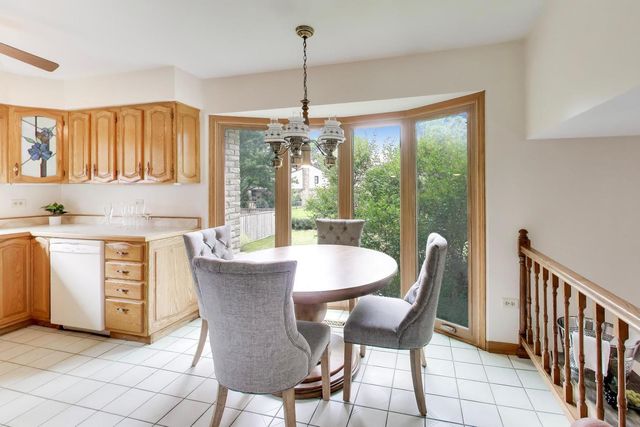 2620 N Phelps Avenue, Arlington Heights, IL 60004