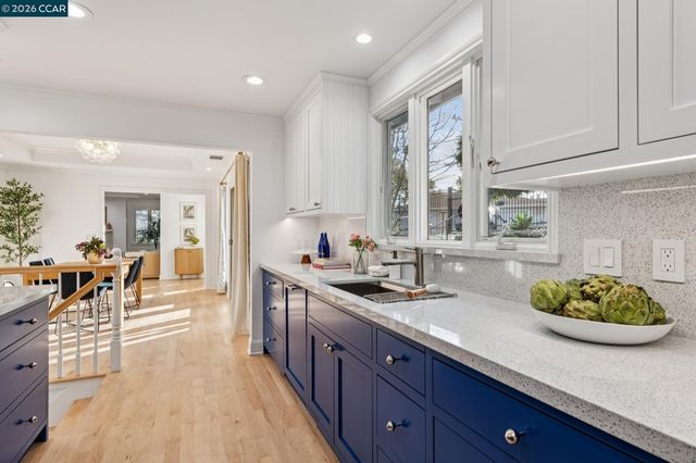 15 Los Dedos, Orinda, CA 94563