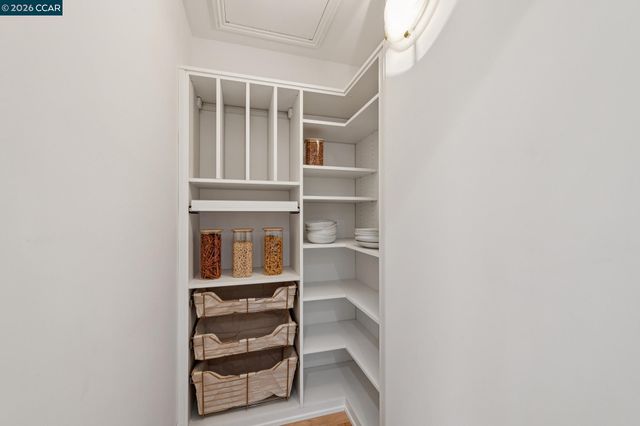 15 Los Dedos, Orinda, CA 94563