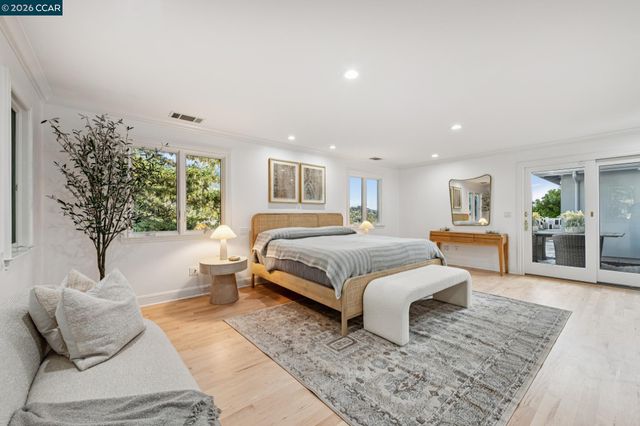 15 Los Dedos, Orinda, CA 94563