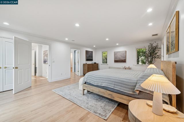 15 Los Dedos, Orinda, CA 94563