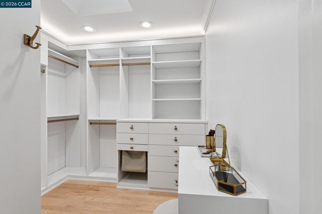 15 Los Dedos, Orinda, CA 94563