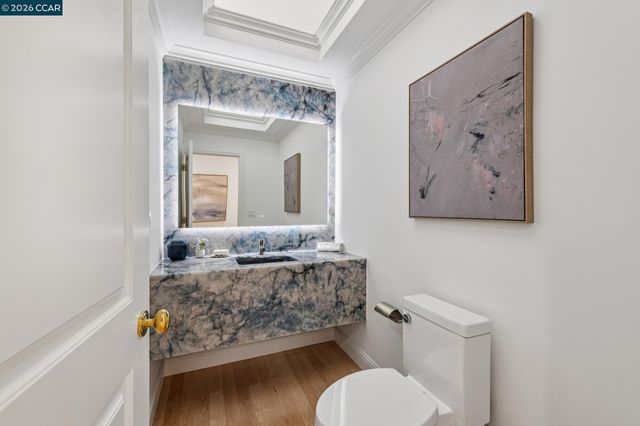 15 Los Dedos, Orinda, CA 94563