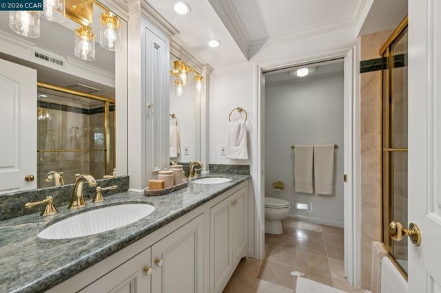 15 Los Dedos, Orinda, CA 94563