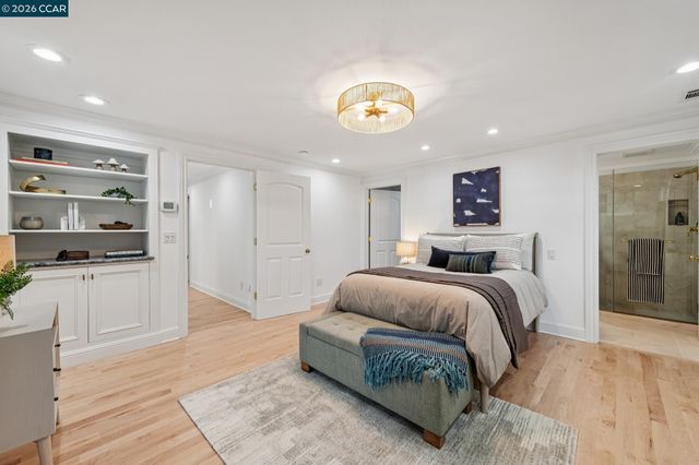 15 Los Dedos, Orinda, CA 94563