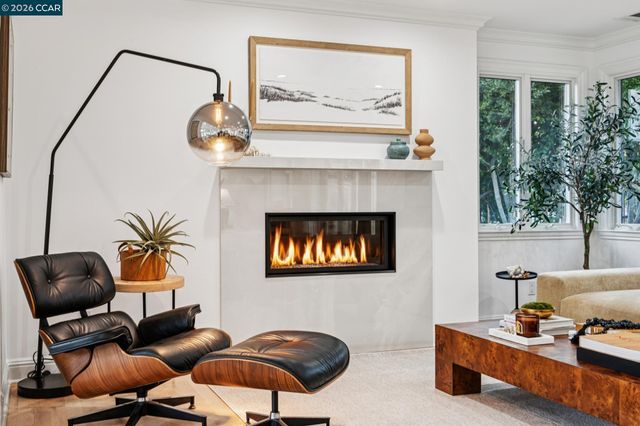 15 Los Dedos, Orinda, CA 94563