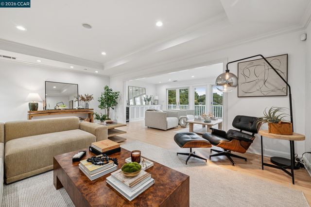 15 Los Dedos, Orinda, CA 94563