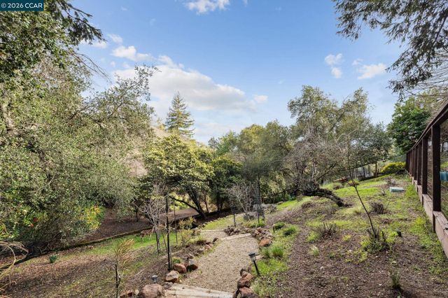 15 Los Dedos, Orinda, CA 94563