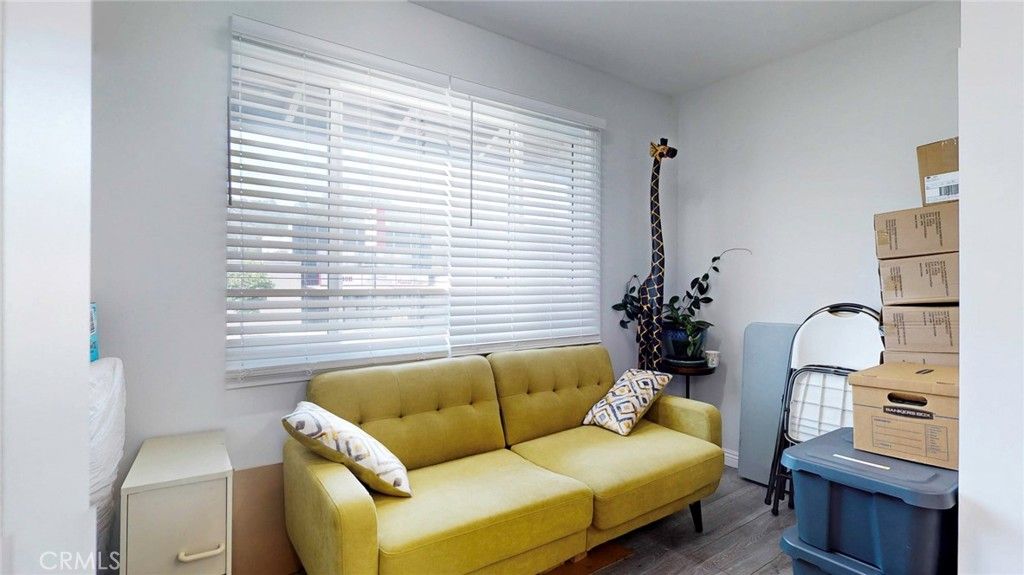 Image 17 of property listing at 6851 Foothill, Tujunga, CA 91042