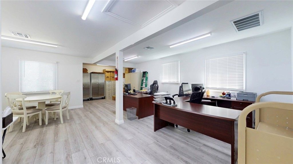 Image 18 of property listing at 6851 Foothill, Tujunga, CA 91042