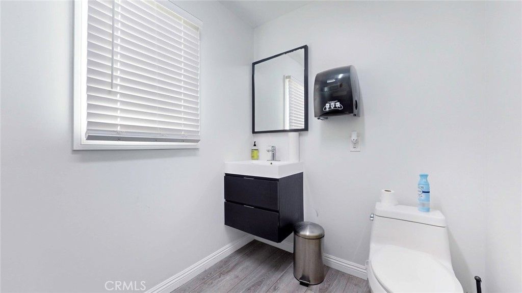 Image 24 of property listing at 6851 Foothill, Tujunga, CA 91042