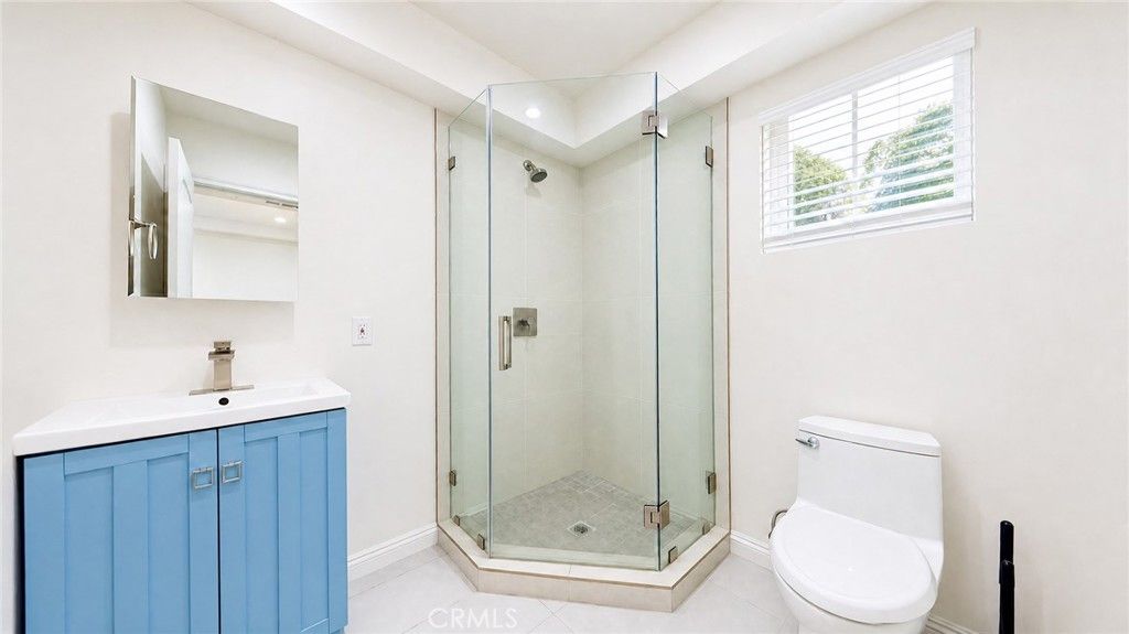 Image 41 of property listing at 6851 Foothill, Tujunga, CA 91042