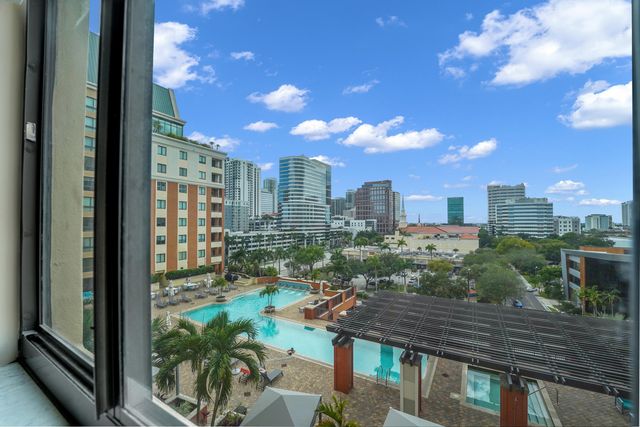 110 N FEDERAL Highway 815, Fort Lauderdale, FL 33301