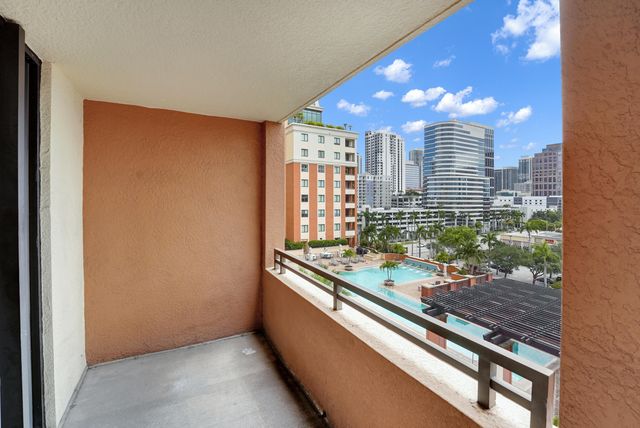 110 N FEDERAL Highway 815, Fort Lauderdale, FL 33301