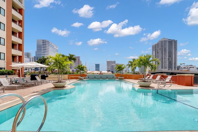 110 N FEDERAL Highway 815, Fort Lauderdale, FL 33301