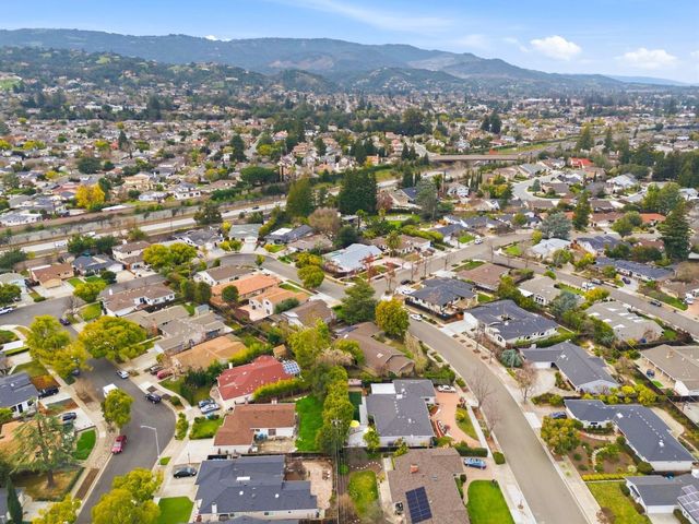 1071 Colony Hills Lane, Cupertino, CA 95014