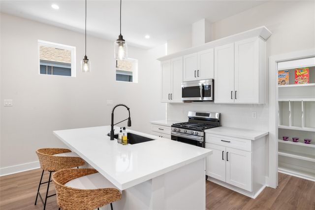 921 East 38th Street, Houston, TX 77022