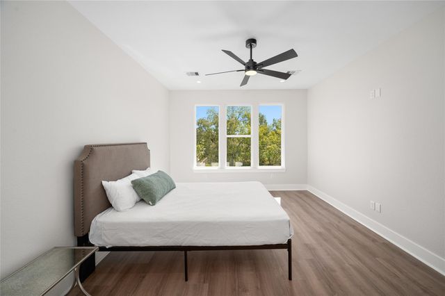 921 East 38th Street, Houston, TX 77022