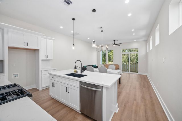 921 East 38th Street, Houston, TX 77022